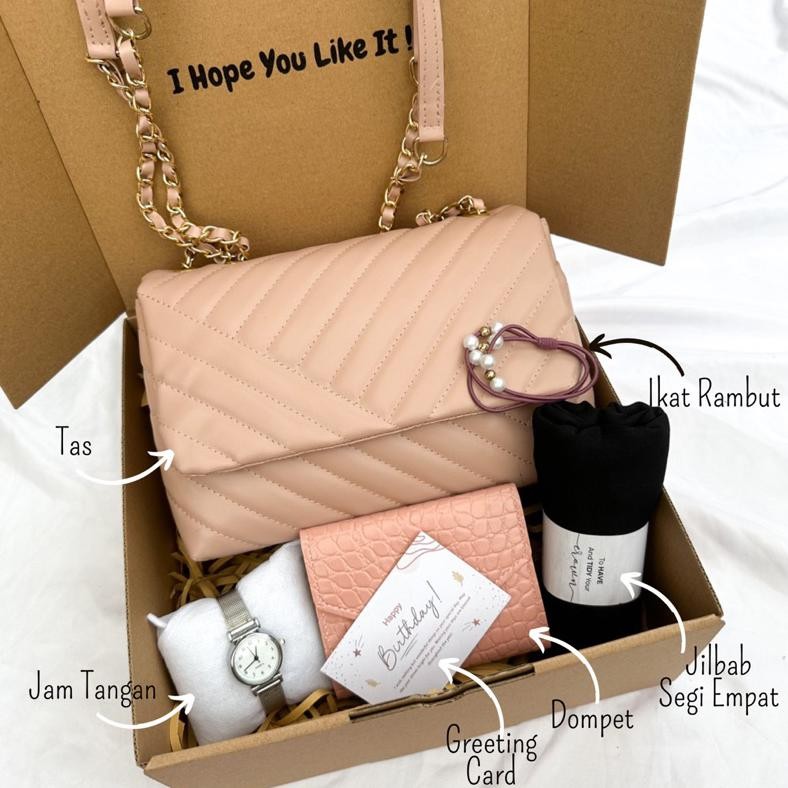 

[B6438]Hampers Gift Box Mra Bag/Hadiah Ulang Tahun Pacar/Kado Ayang/Kado Pacar/Hadiah Pernikahan/Kado Anniversary/Kado Wedding/Hampers Lebaran/Hampers Ramadhan/Hadiah Guru/Hadiah Ibu/Kado Bestie/Kado Wisuda