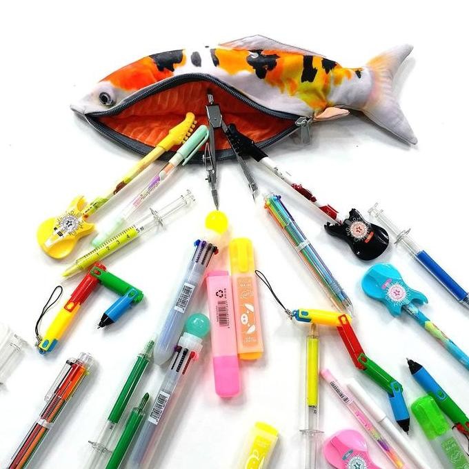 

Tempat Pensil Ikan Koi Shrelo Untuk Penggemar Ikan Hias Aquarium Kado Unik Kreasi Lokal Indonesia