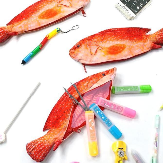 

Tempat Pensil Karakter Shrelo Pencil Case Ikan Kerapu Merah Untuk Sekolah Kantor Konten Kreator Buatan Indonesia