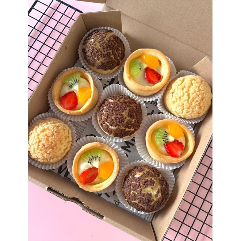 

Camilan Mix Soes buah dan choux / soes buah / choux au craqueline/ choux vanilla/ choux coklat Nugi