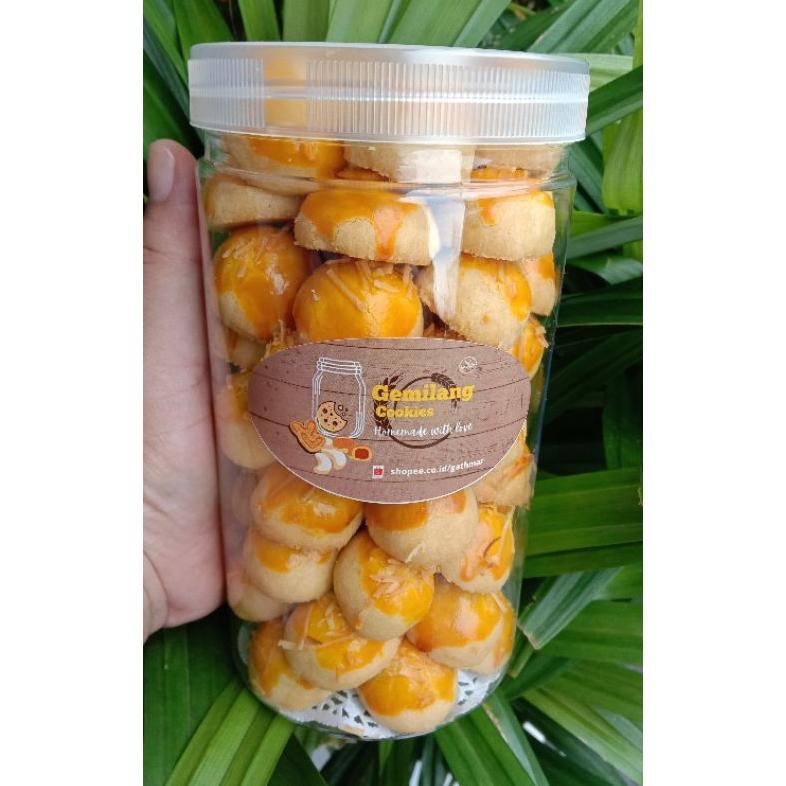 

Nastar Premium 100 % Nanas Asli Halal dan Enak toples 1000 ml Nugi
