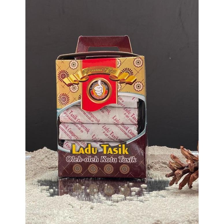 

Ladu Ketan Hitam (SIMPLE BOX ISI 15) Ladu Tasik Campernik Nugi