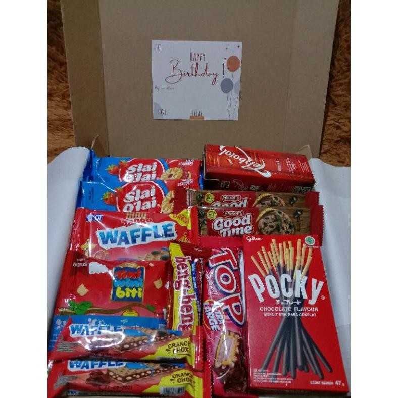 

SNACKBOX MURAH/ KADO ULANGTAHUN / KADO WISUDA / KADO ANNIVERSARY /KADO NATAL PAKET MERAH Nugi
