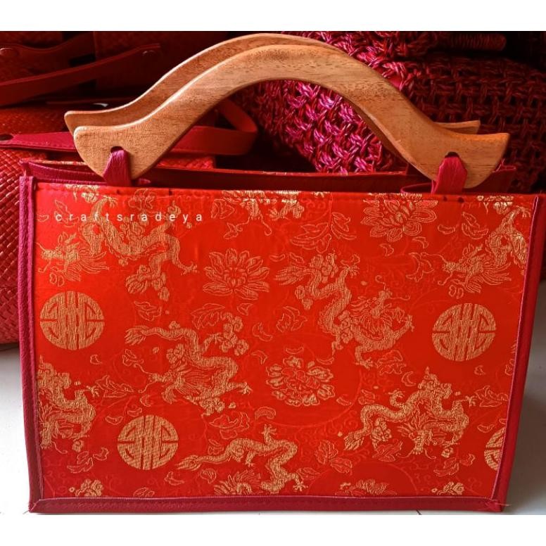 

(301520) Handle Kayu Hampers Congsam Goodiebag Imlek CNY Sincia / Parcel Imlek Nugi