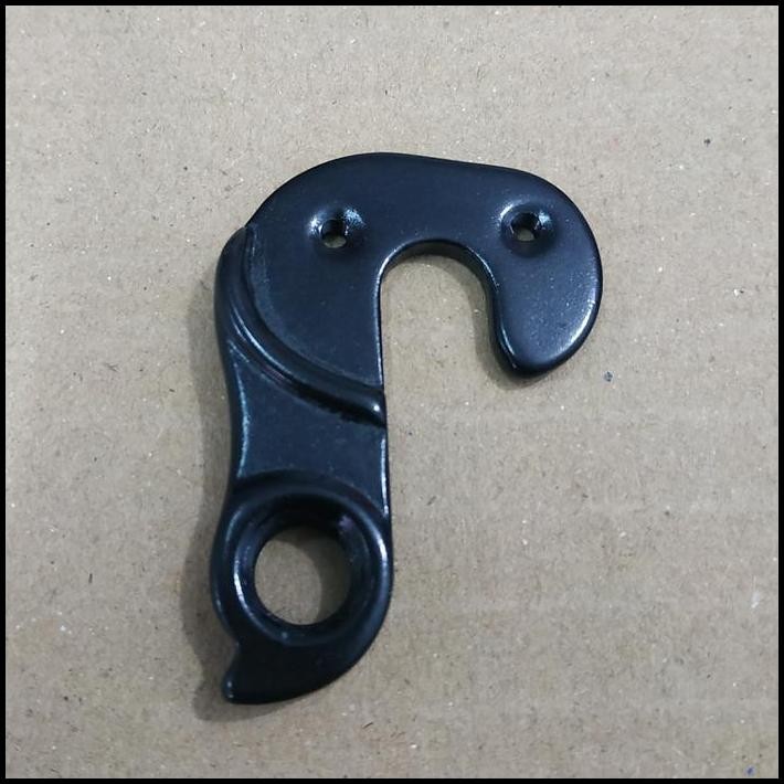 anting rd polygon hitam