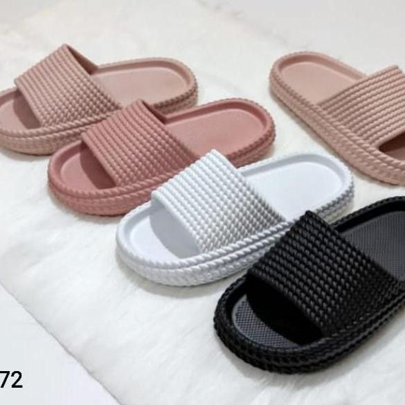 {{{{}}] Sandal yitai