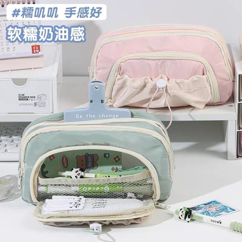 

TEMPAT ALAT TULIS LARGE CAPACITY / KOTAK PENSIL AESTHETIC KAPASITAS BESAR / KOTAK ALAT TULIS SEDERHANA / LARGE CAPACITY KAWAII PENCIL CASES / FLIP PENCIL BAG / TAS PENA / TEMPAT PENCIL ESTETIK / WENDY PENCIL CASE STUDENT STATIONERY