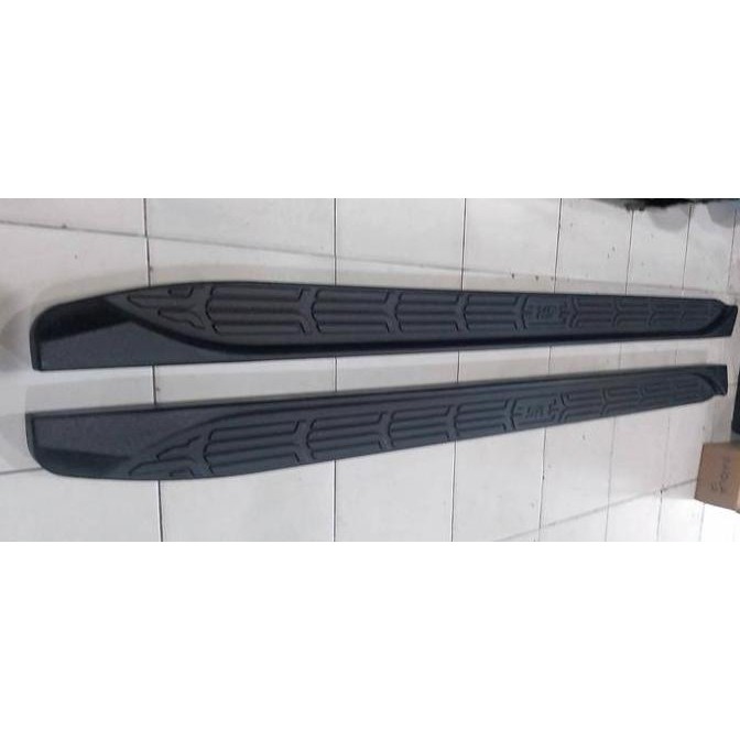 * Foot Step Samping Innova Venturer *