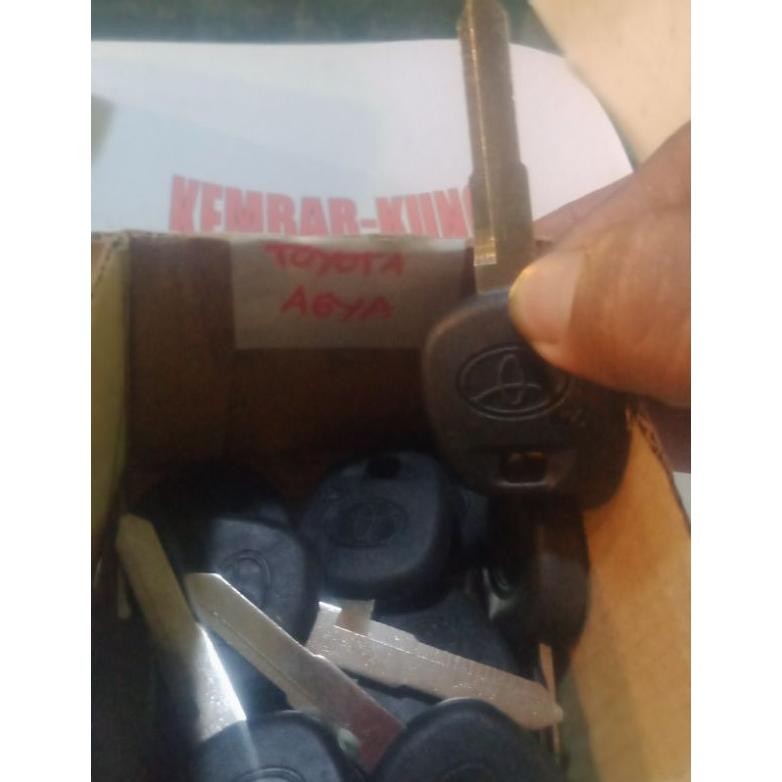 We69 Bahan Duplikat Kunci Mobil Toyota Agya - Karet