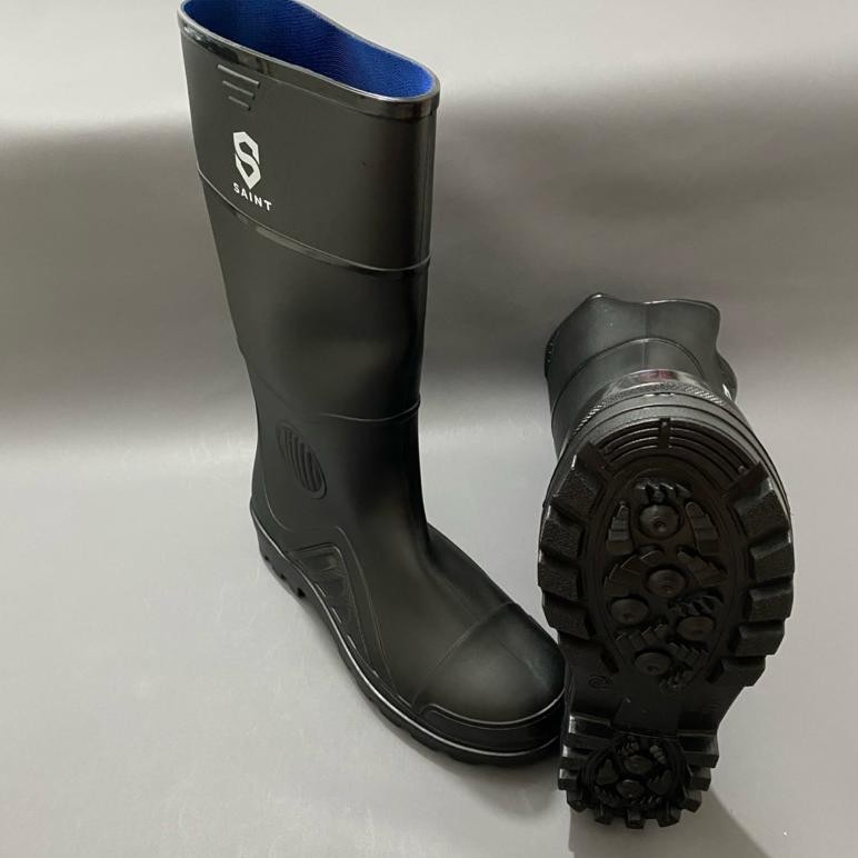 sepatu boot pria karet hitam lentur anti slip sepatu perkebunan SAINT sepatu proyek