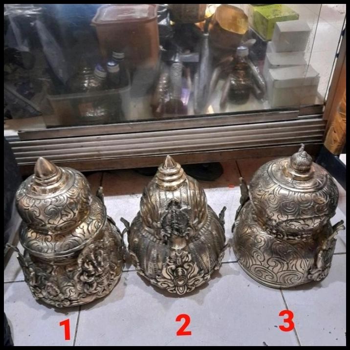 BARANG ANTIK MAHKOTA RAJA BAHAN KUNINGAN SARI