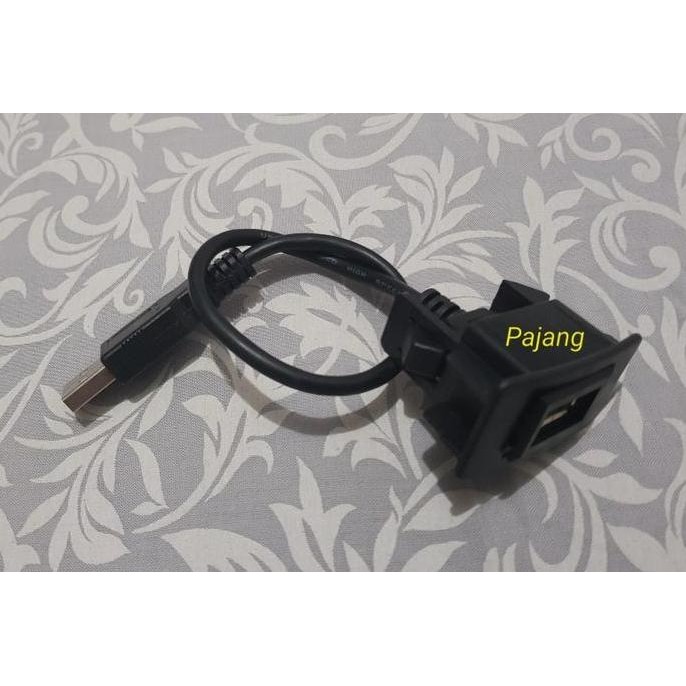 Colokan USB untuk Mobil Honda Brio / Jazz /Civic /Accord / CRV / Freed