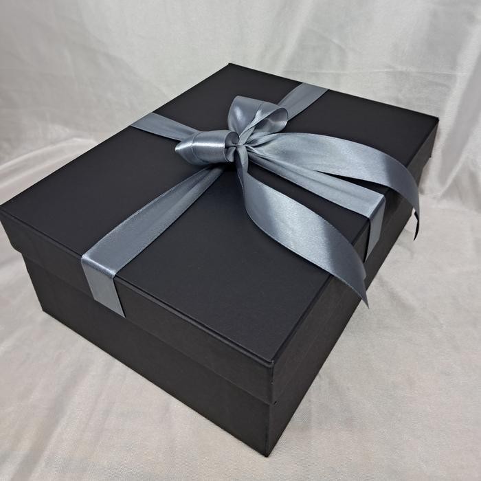 

Kotak Kado + Kotak Hadiah + Gift Box + 26X20X10 Cm + Kotak Medium + Berpita + Tanpa Pita