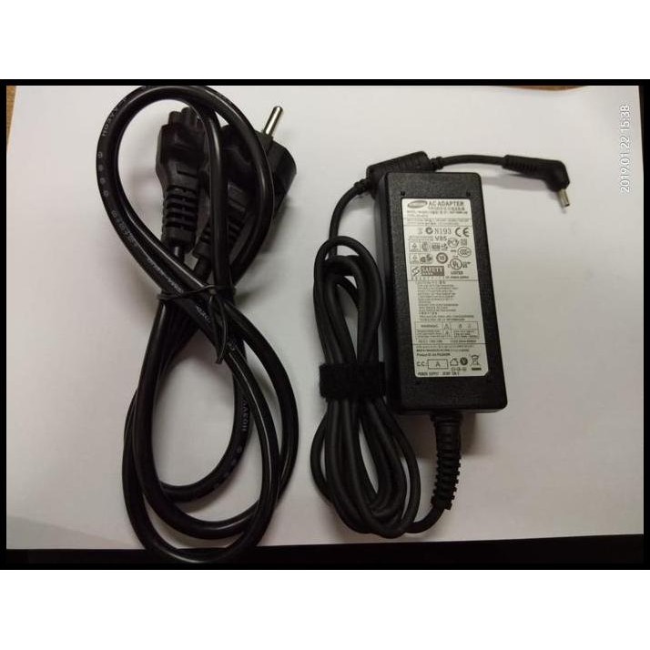 Adaptor Laptop Samsung 2.5x0.7 output 12V 3.33 A