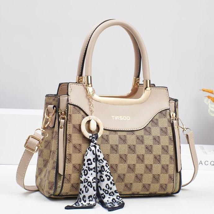 

Baru Tas Selempang Wanita Tirsoo 2380 - Tas Fashion Premium + Free Paper Bag