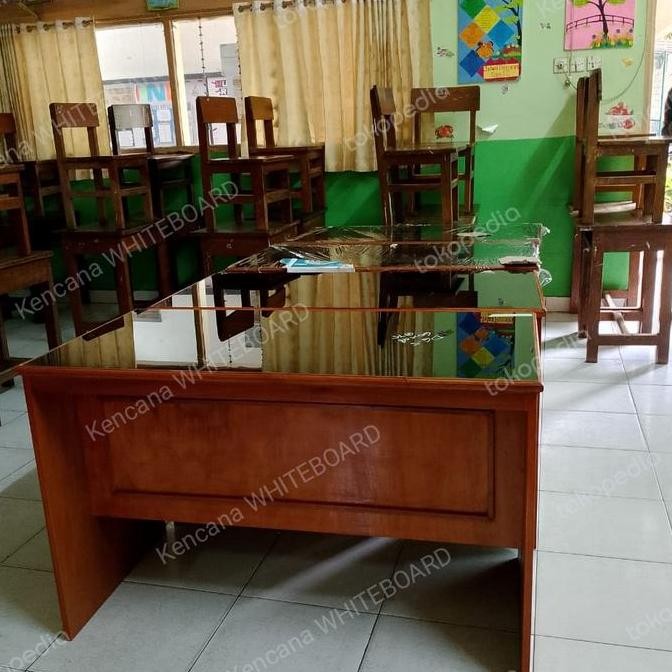 Meja Kantor Kayu + Kaca