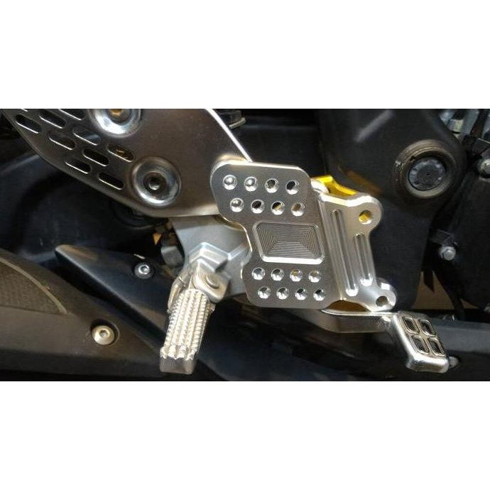 raiser footstep yamaha r25 / mt25