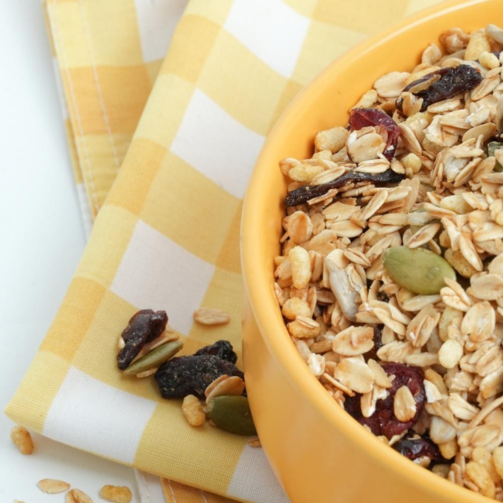 

New - Safiya Muesli Berry Yogurt 1 Kg Sereal With Almond Premium !