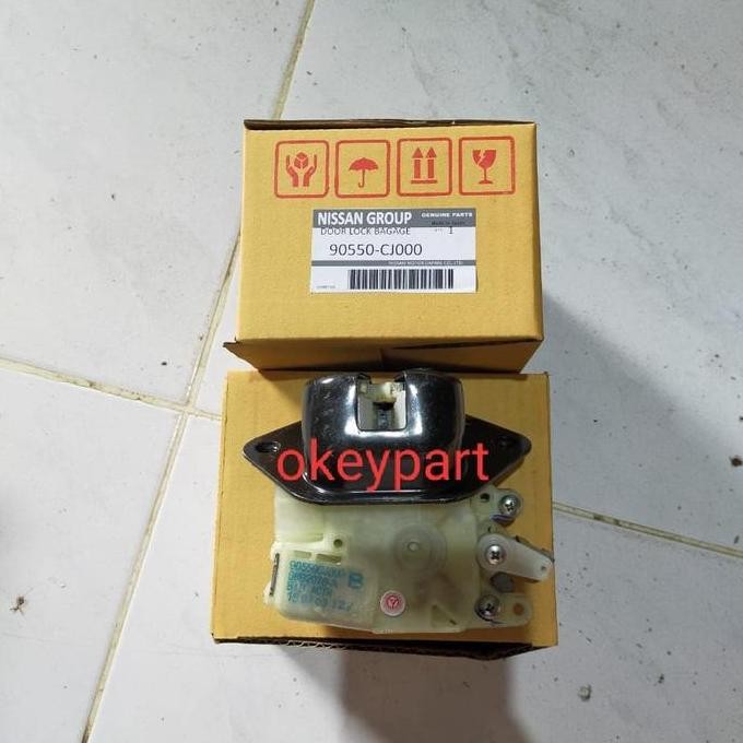 Door Lock Bagasi Livina
