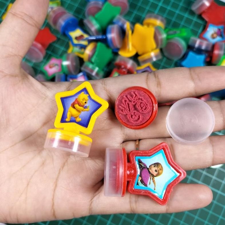 

100 pcs STAMPLE BINTANG mainan stemple bintang mainan stempel Nugi