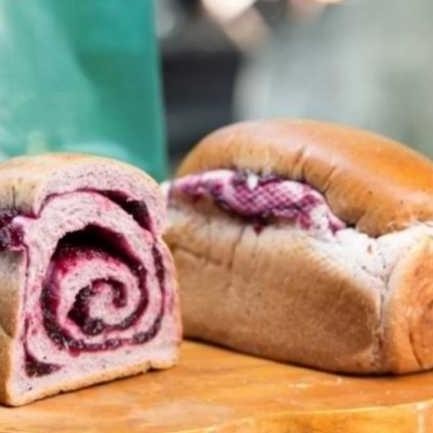 

ROTI SOURDOUGH UBI UNGU / SWEET POTATO SOURDOUGH BREAD aSt