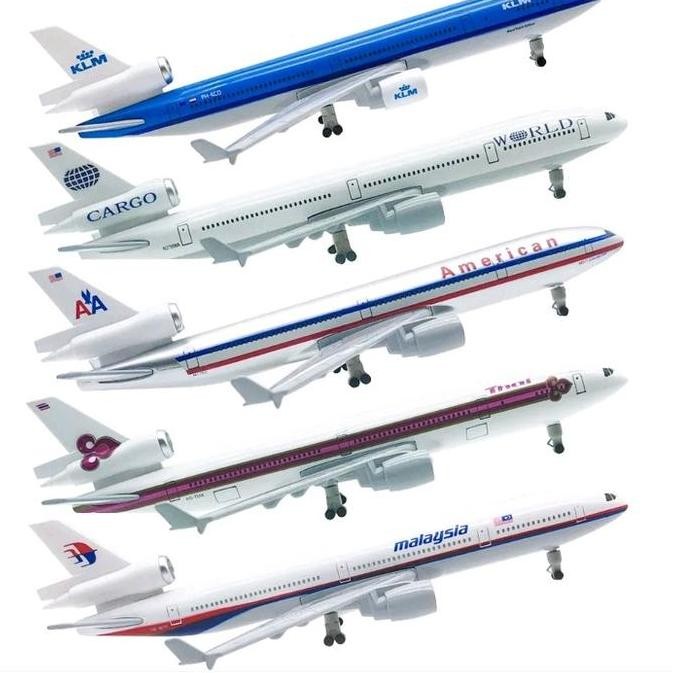 Miniatur Diecast Md 11 Ukuran 20 Cm Ada Roda