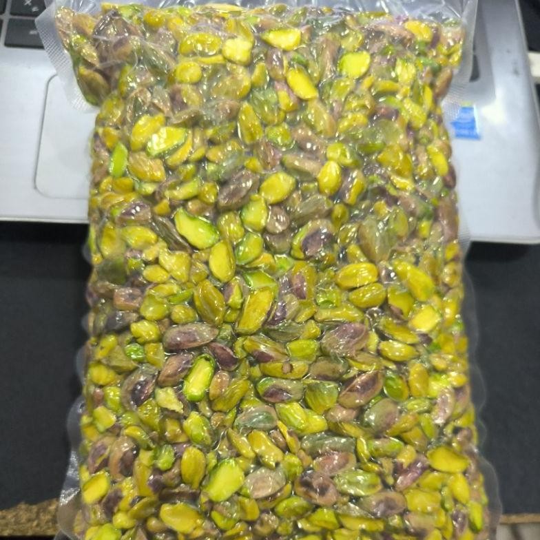 

kacang pistachio kupas tanpa kulit 1 kg aSt