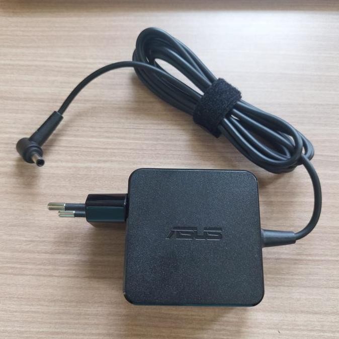 Adaptor Charger Laptop Asus VivoBook 14 E1404F E1404FA A1404V A1404VA