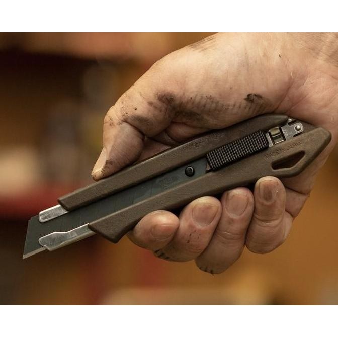 

Pisau Cutter Pegangan Kayu 18 Mm Wd-Al/Brn Olfa Woody Knife Auto Lock