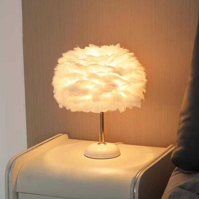 Lampu Tidur Bulu Aesthetic / Side Table/ Feather Lamp 1322