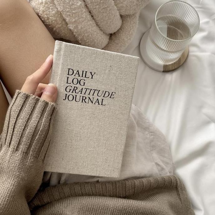 

Tersedia Wedding Planner Buku Nikah Jurnal Bridal Diary Estetik