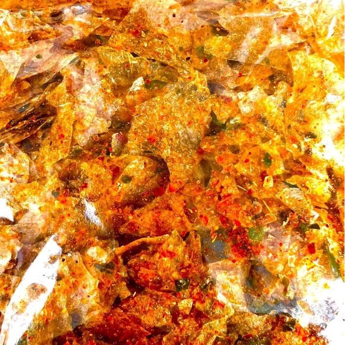 

CCF Keripik kaca daun jeruk/kripca daun jeruk kemasan pouch 250 g pedas Kripik