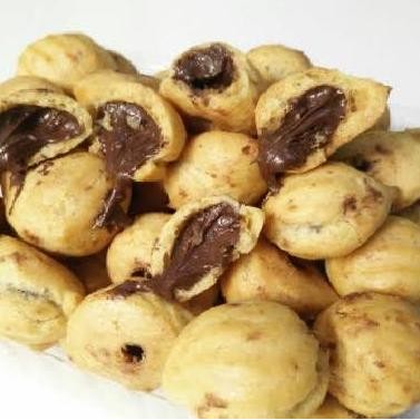 

Kue Soes Kering Coklat 250gr Kue Sus Renyah Isi Coklat Stok Terbatas