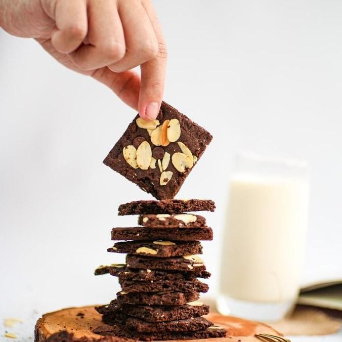 

Vegan Brownie Crisps 75gr Gluten Free Luckybite Camilan Sehat Stok Terbatas