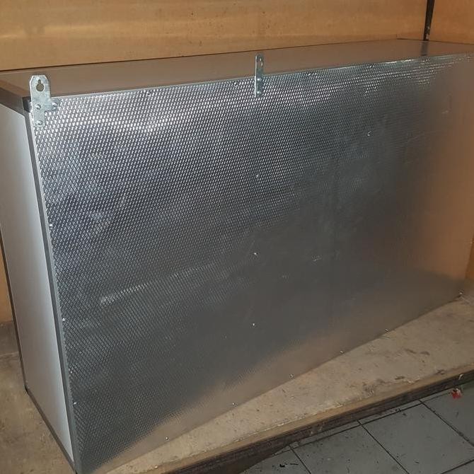 rak gantung lemari dapur kitchen set atas aluminium kaca 3 pintu acp