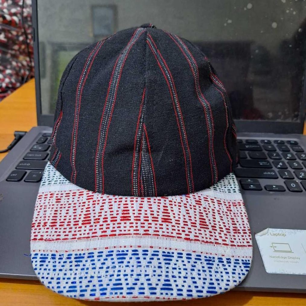 Kesenian topi tenun ulos ragihotang / pucca / asli dari ulos EE-07