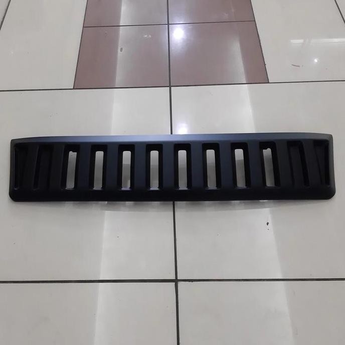 Grill depan mobil toyota RUSH 2015-2017 Hitam