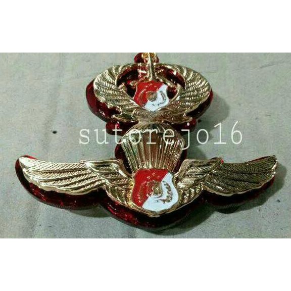 Brevet Wings Pelopor Brimob Tumpuk Penerjun