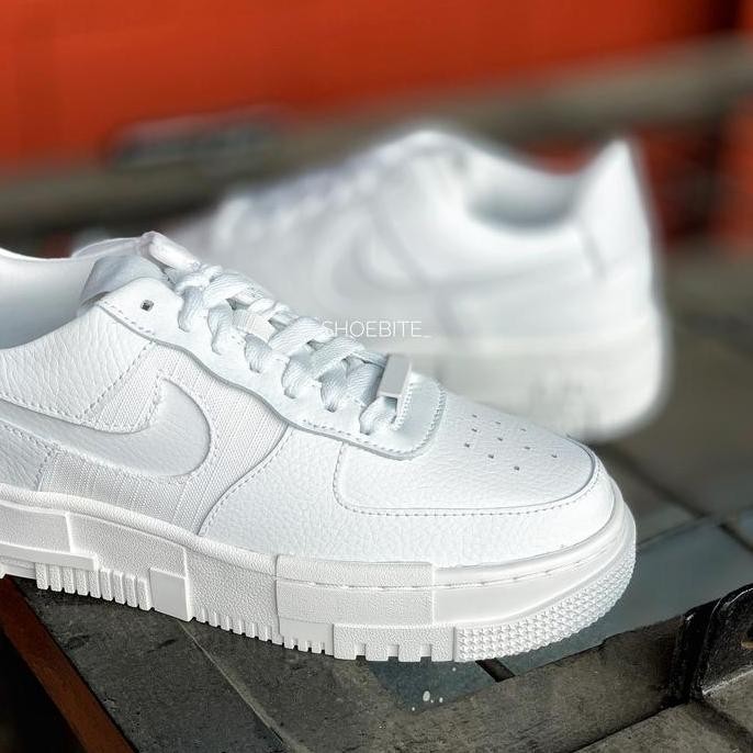 Nike Air Force 1 Low Pixel Triple White