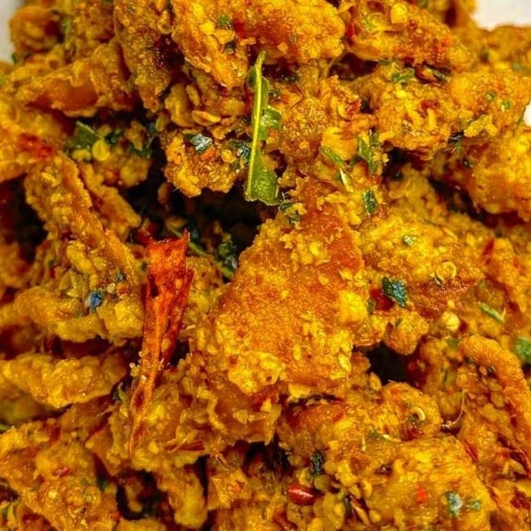 

ID | KRIPIK KULIT AYAM CRISPY 500GR PEDAS REMPAH DAUN JERUK