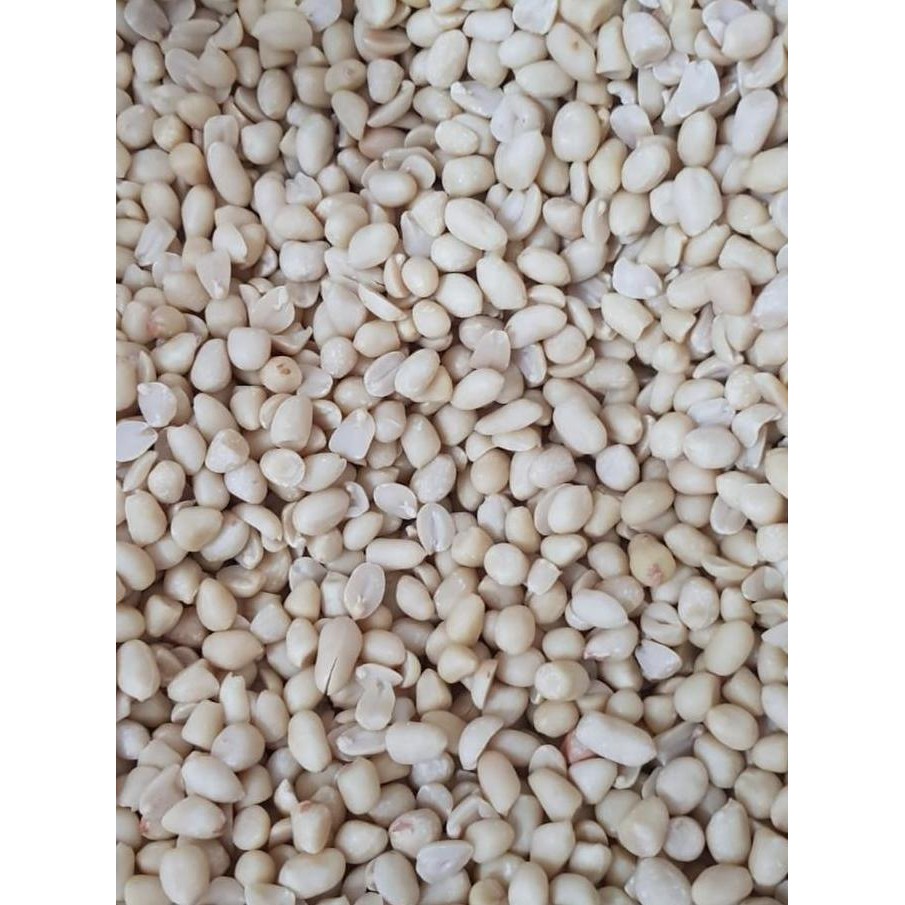 

JH8 Kacang Tanah Mentah Kupas 900gr Kualitas Super Kemasan Vacuum