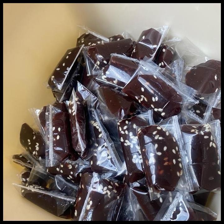 

Terlaris Jenang Ketan Hitam Loelaning Isi 40 Pcs Seperti Dodol Good Quality