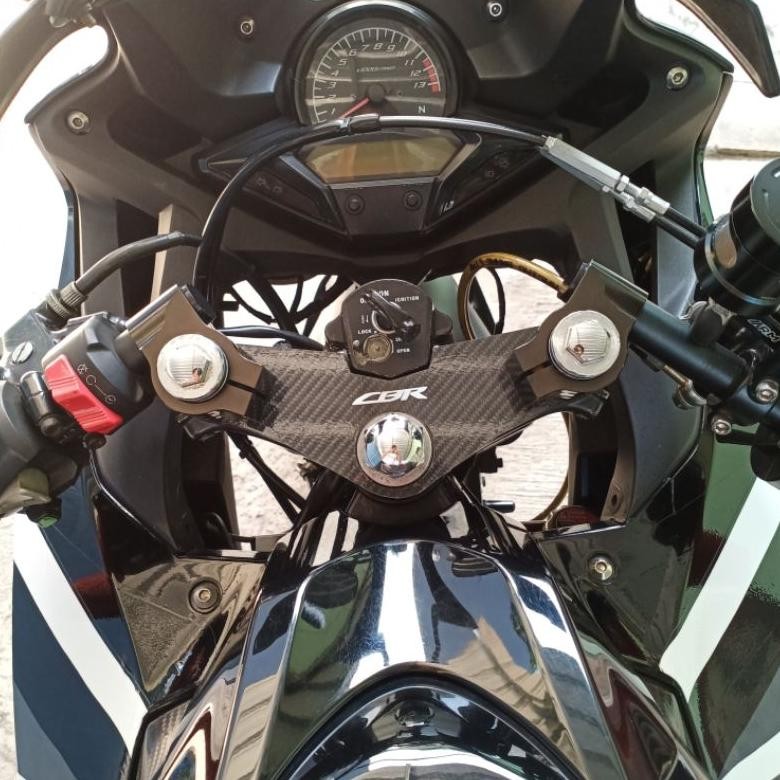Cover Stang Segitiga Atas Carbon CBR150R