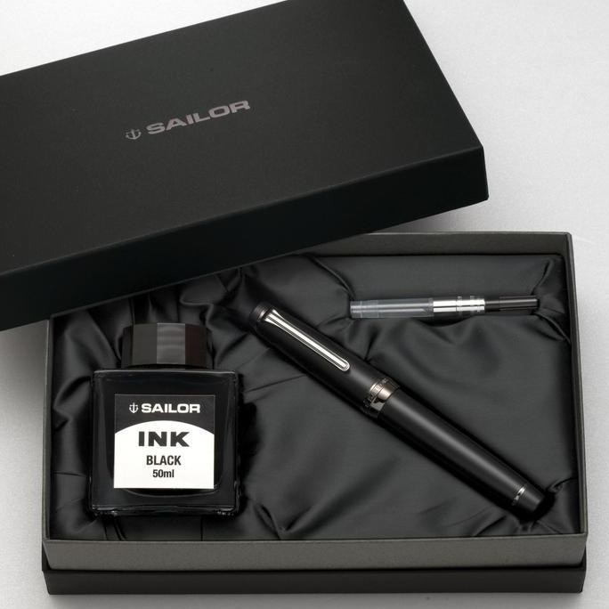 

Sailor Professional Gear Imperial Black Fountain Pen Set Co