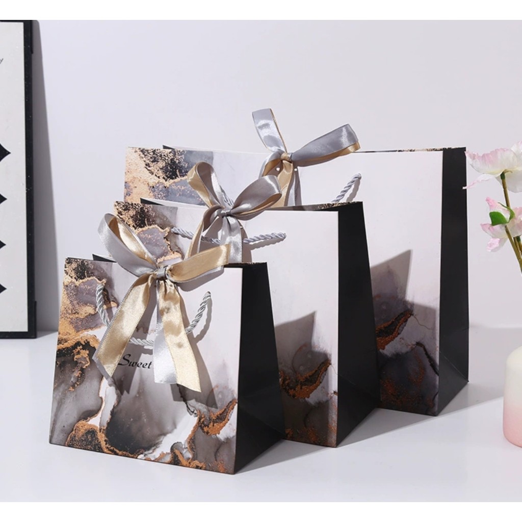

GIFT BAG BLACK MARBLE PAPERBAG HADIAH GOODIE BAG HAMPERS ANNIVERSARY WEDDING