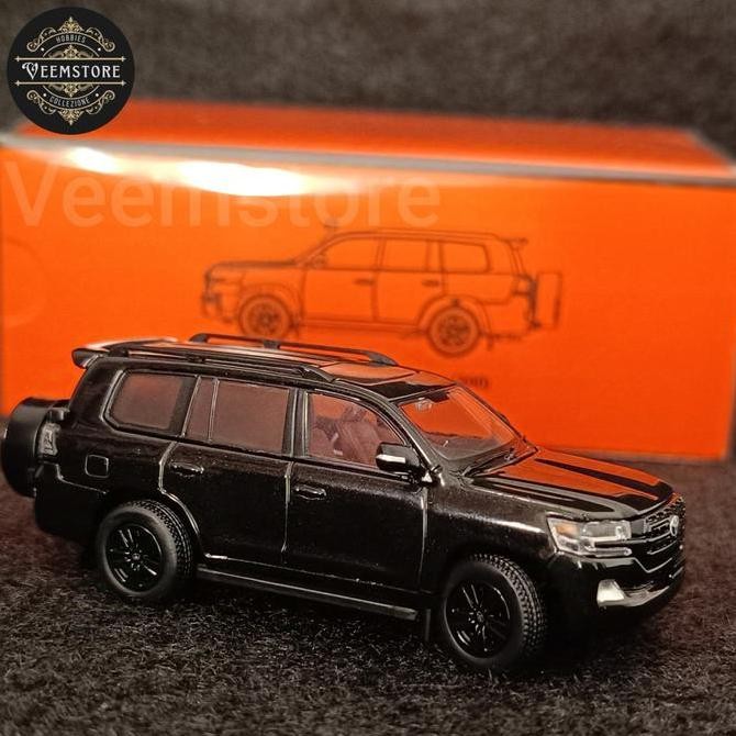 Die Cast 1:64 Toyota Land Cruiser LC200 VXR-V8 2015 RHD [Turnable Wheels] GCD