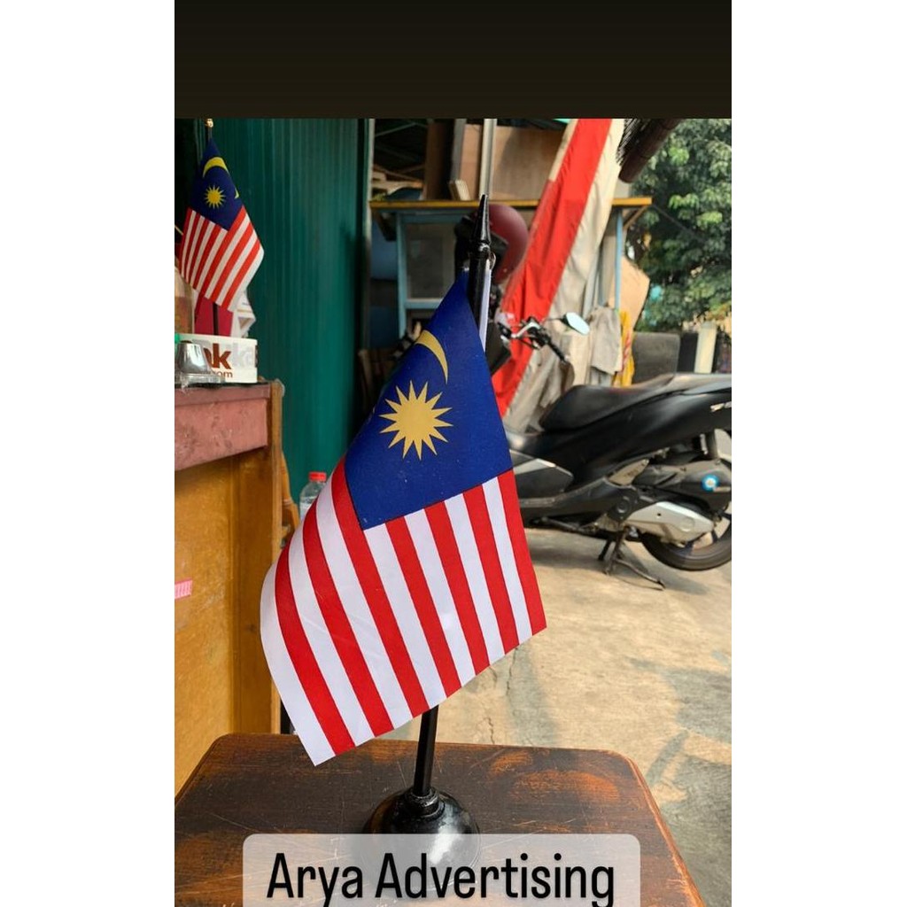

Bendera negara MALAYSIA+tiang kayu meja