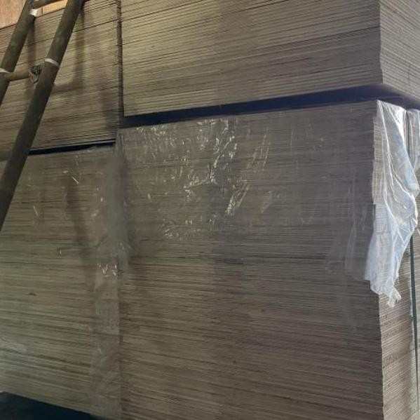 TRIPLEK 15 MM MERANTI MC PLYWOOD