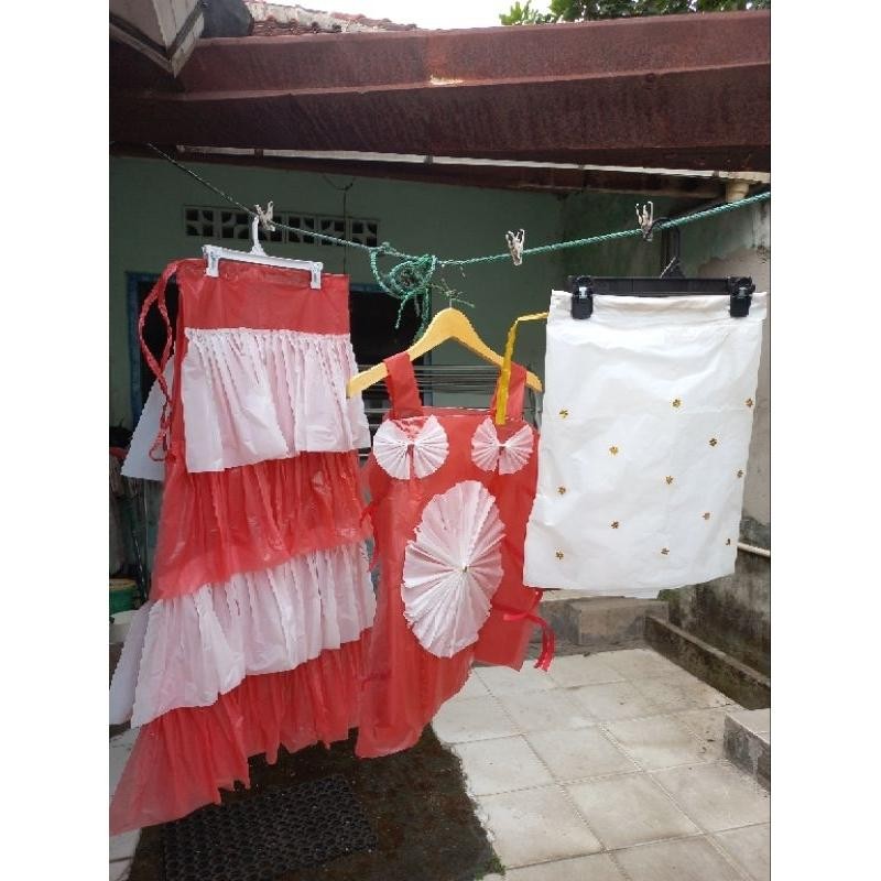 Kostum Karnaval Daur Ulang Merah Putih