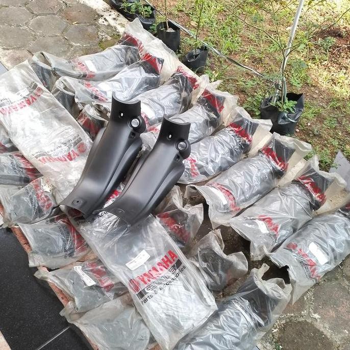 Budi Santoko - Cover Dek Kunci Legshield Tengah Jupiter Z 2003-2008 Original Ygp